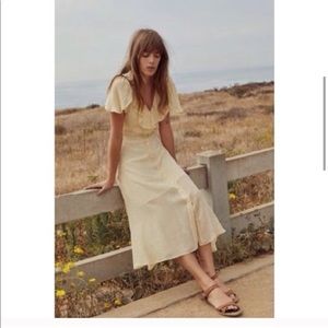 The Daisy Dress L fits like Medium